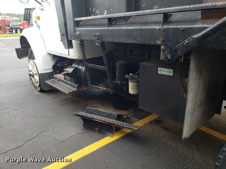 image for item EU9885 1998 International 4900 dump truck