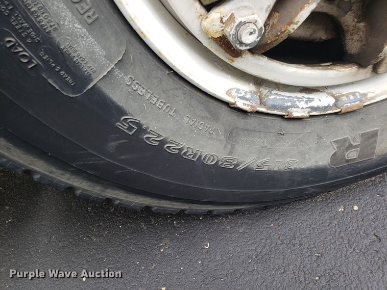 image for item EU9885 1998 International 4900 dump truck