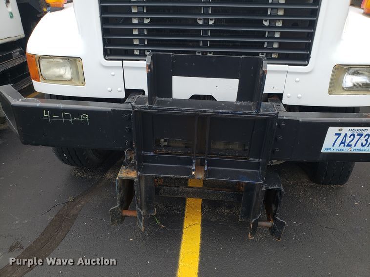 image for item EU9885 1998 International 4900 dump truck