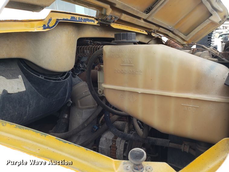 image for item EU9885 1998 International 4900 dump truck