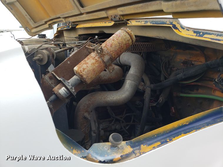 image for item EU9885 1998 International 4900 dump truck