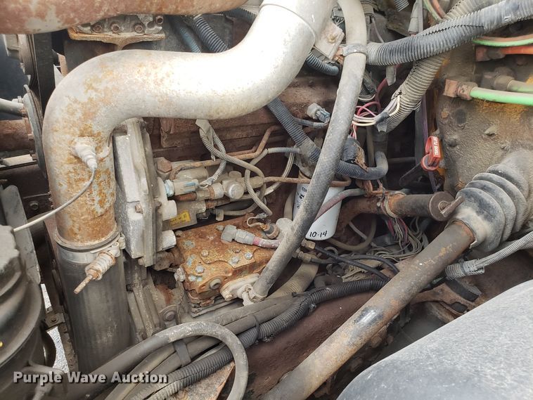 image for item EU9885 1998 International 4900 dump truck