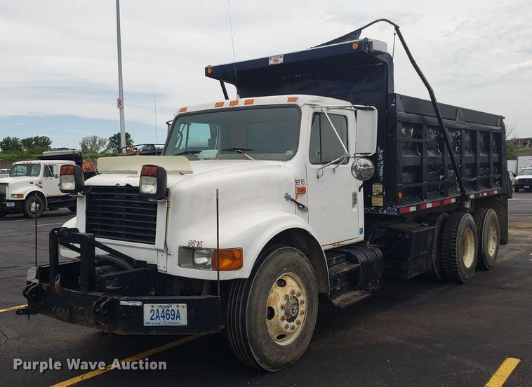image for item EU9887 1998 International 4900 dump truck