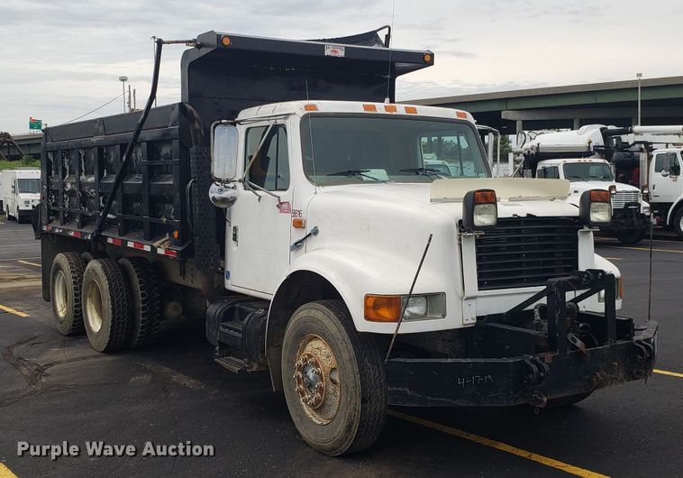 image for item EU9887 1998 International 4900 dump truck