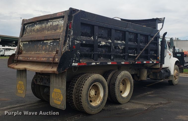 image for item EU9887 1998 International 4900 dump truck
