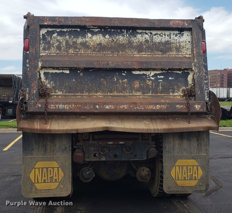 image for item EU9887 1998 International 4900 dump truck