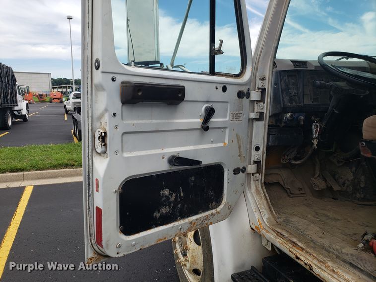 image for item EU9887 1998 International 4900 dump truck