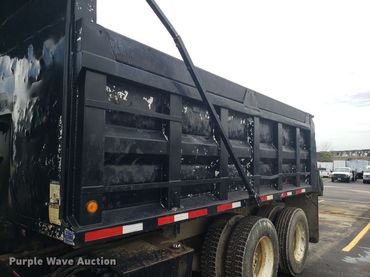 image for item EU9887 1998 International 4900 dump truck