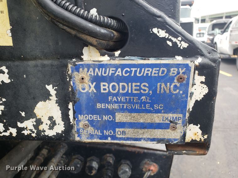 image for item EU9887 1998 International 4900 dump truck