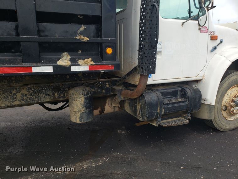 image for item EU9887 1998 International 4900 dump truck