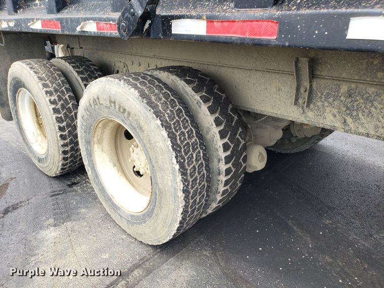 image for item EU9887 1998 International 4900 dump truck