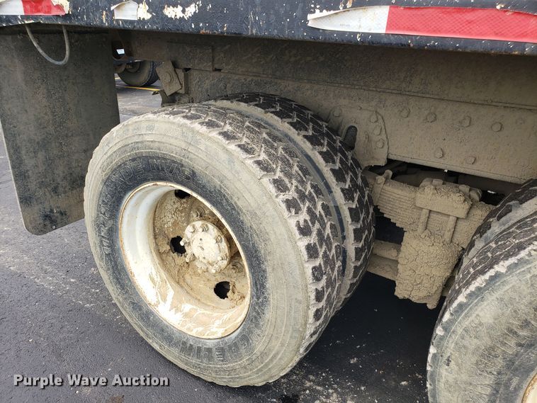 image for item EU9887 1998 International 4900 dump truck