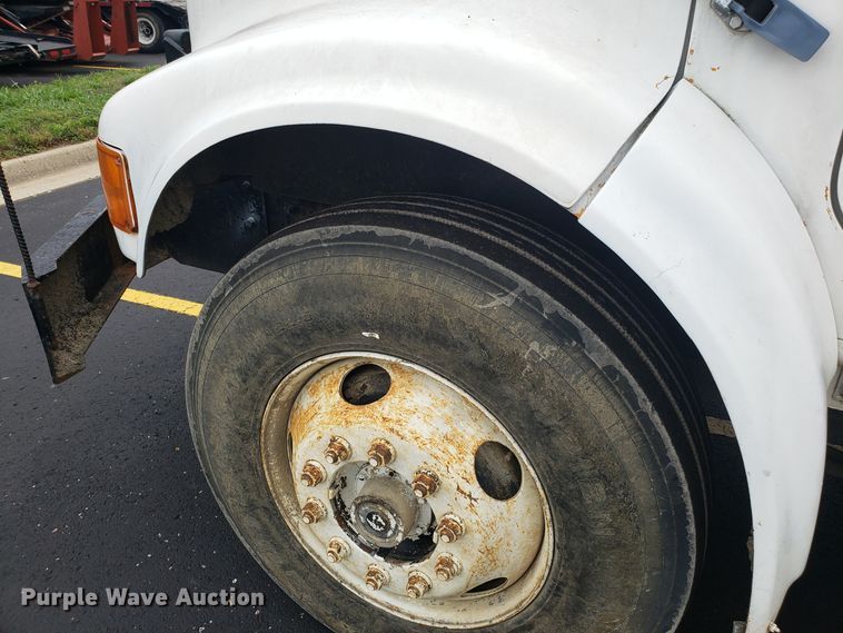 image for item EU9887 1998 International 4900 dump truck