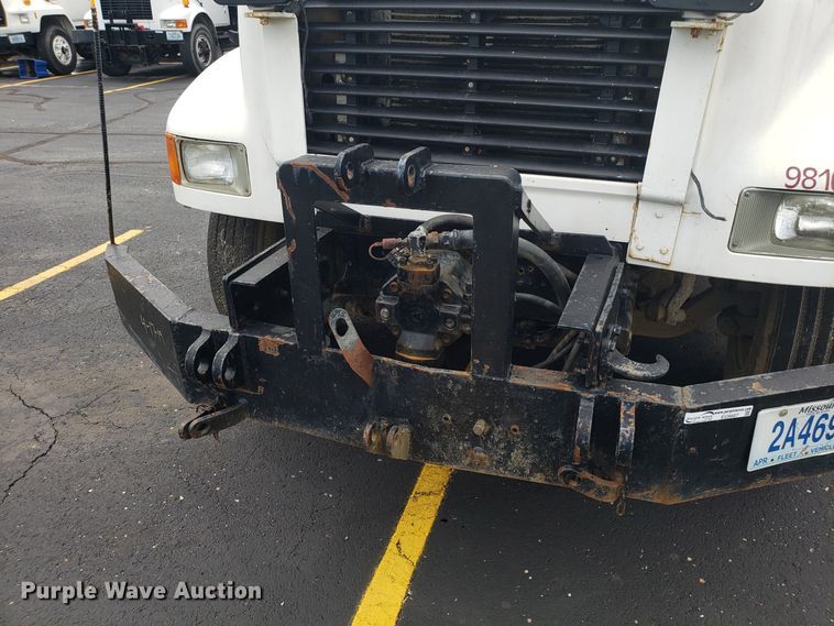 image for item EU9887 1998 International 4900 dump truck