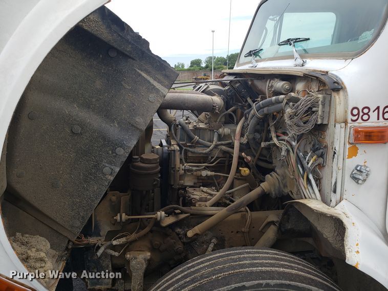 image for item EU9887 1998 International 4900 dump truck