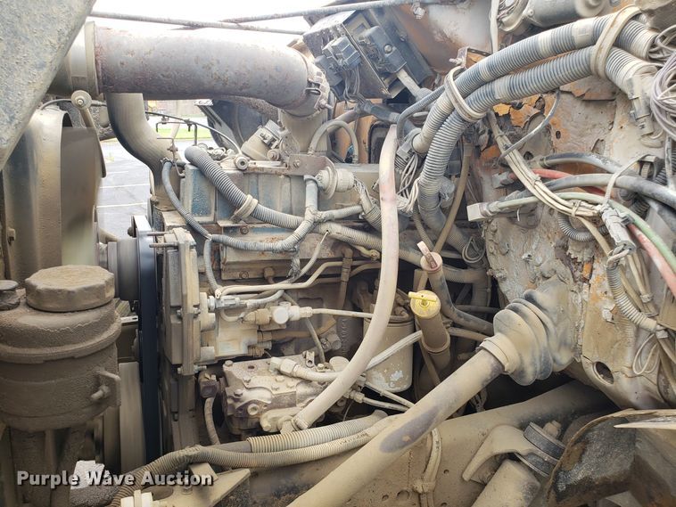 image for item EU9887 1998 International 4900 dump truck