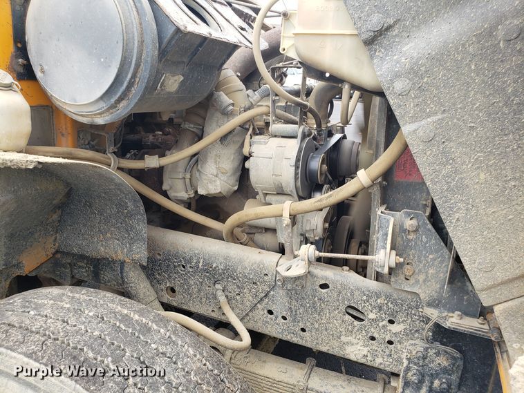 image for item EU9887 1998 International 4900 dump truck