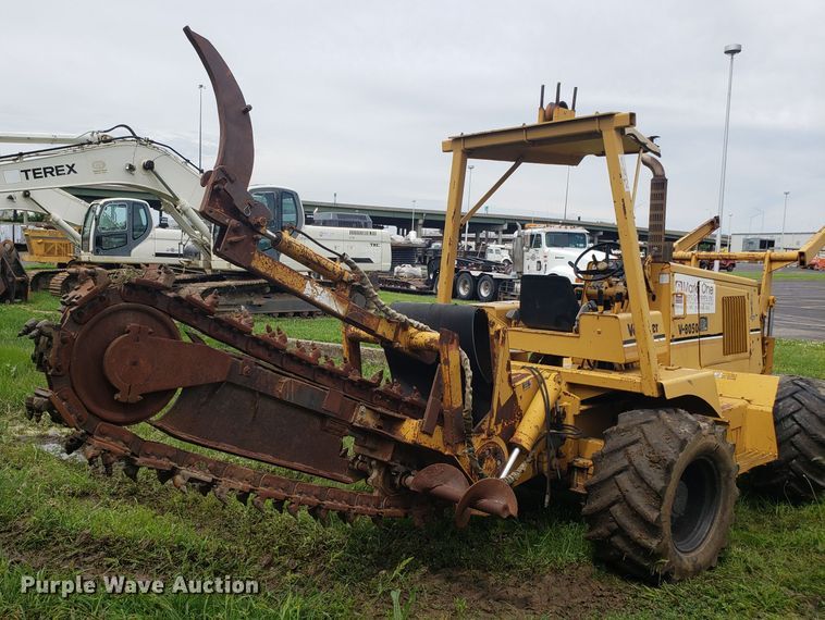 image for item EU9889 1992 Vermeer V8050 trencher