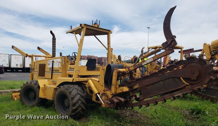 image for item EU9889 1992 Vermeer V8050 trencher