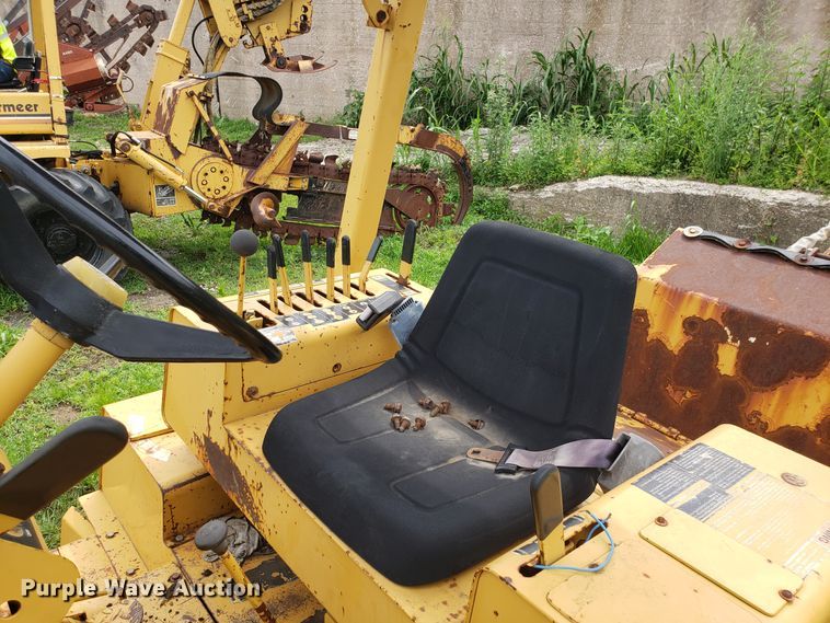 image for item EU9889 1992 Vermeer V8050 trencher