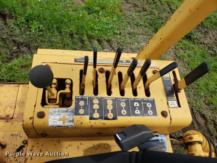 image for item EU9889 1992 Vermeer V8050 trencher