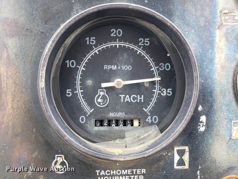 image for item EU9889 1992 Vermeer V8050 trencher