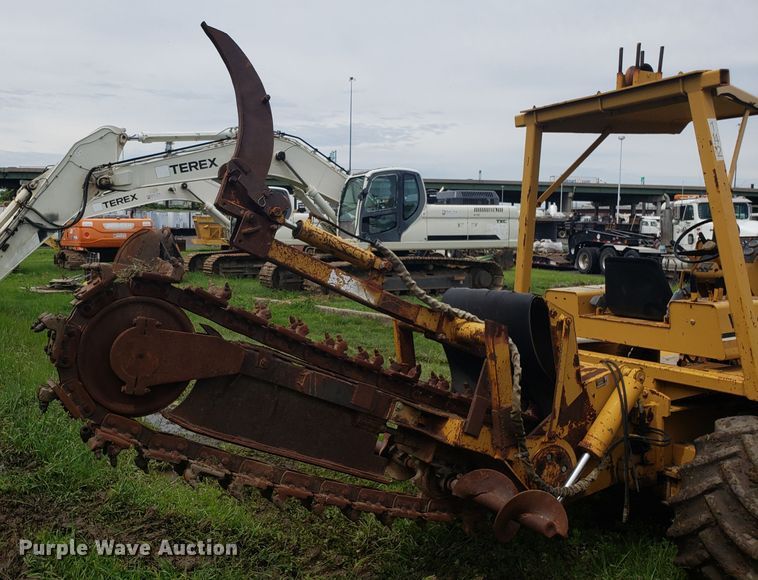 image for item EU9889 1992 Vermeer V8050 trencher