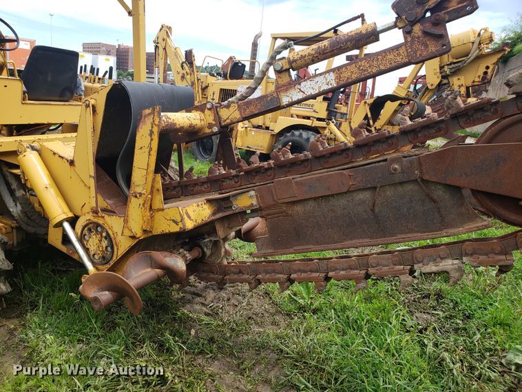 image for item EU9889 1992 Vermeer V8050 trencher