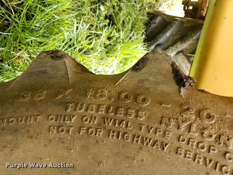 image for item EU9889 1992 Vermeer V8050 trencher