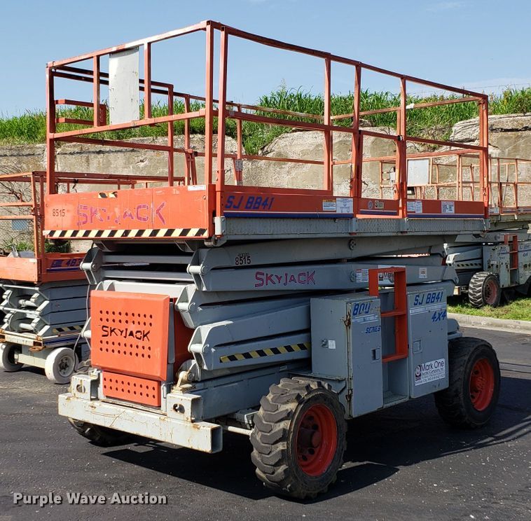 image for item EU9890 Skyjack SJBB41 scissor lift