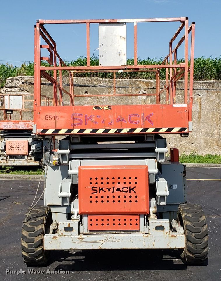 image for item EU9890 Skyjack SJBB41 scissor lift