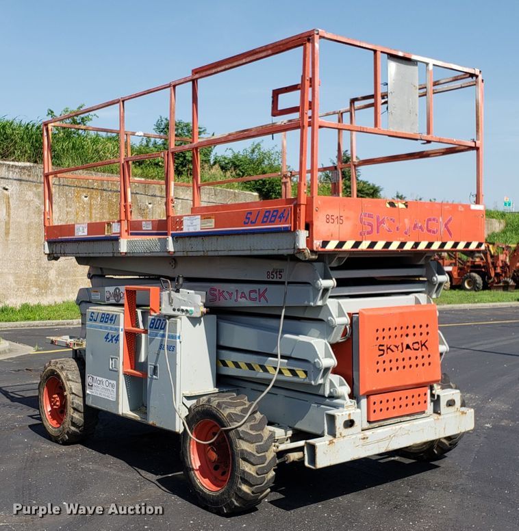 image for item EU9890 Skyjack SJBB41 scissor lift