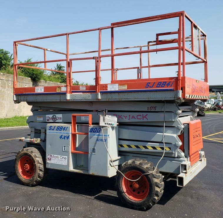 image for item EU9890 Skyjack SJBB41 scissor lift