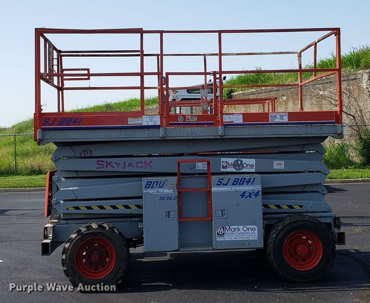 image for item EU9890 Skyjack SJBB41 scissor lift