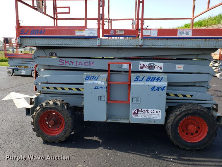 image for item EU9890 Skyjack SJBB41 scissor lift