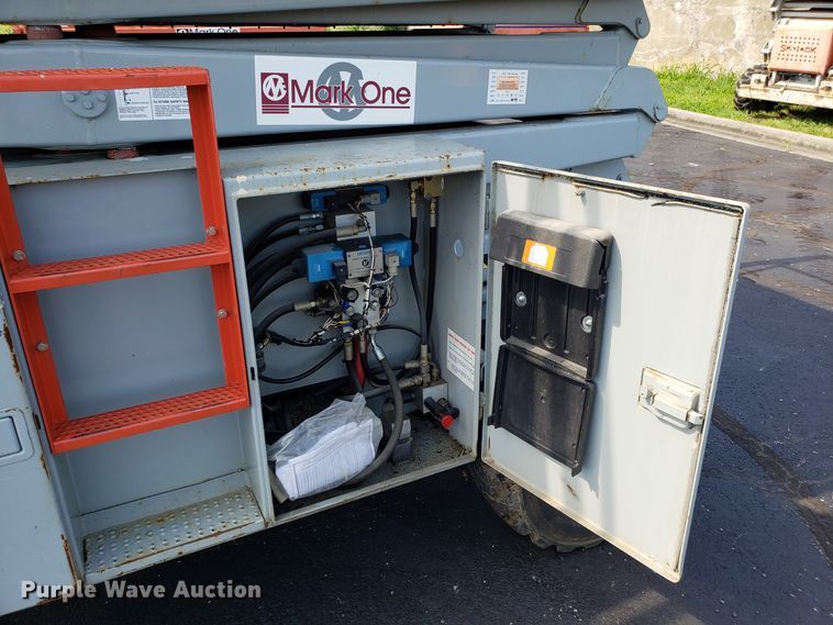 image for item EU9890 Skyjack SJBB41 scissor lift