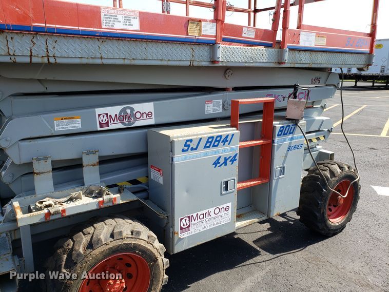 image for item EU9890 Skyjack SJBB41 scissor lift