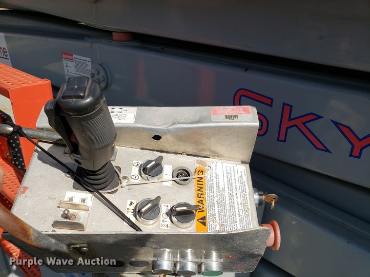 image for item EU9890 Skyjack SJBB41 scissor lift