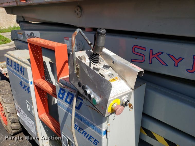 image for item EU9890 Skyjack SJBB41 scissor lift
