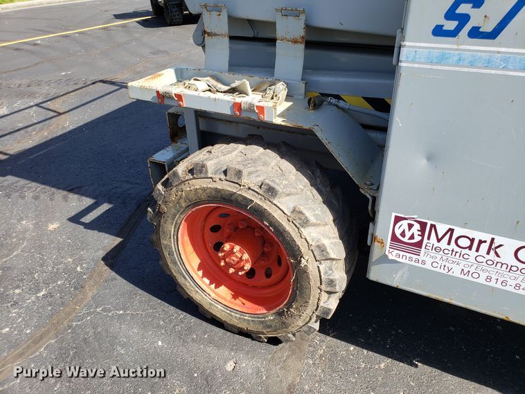 image for item EU9890 Skyjack SJBB41 scissor lift