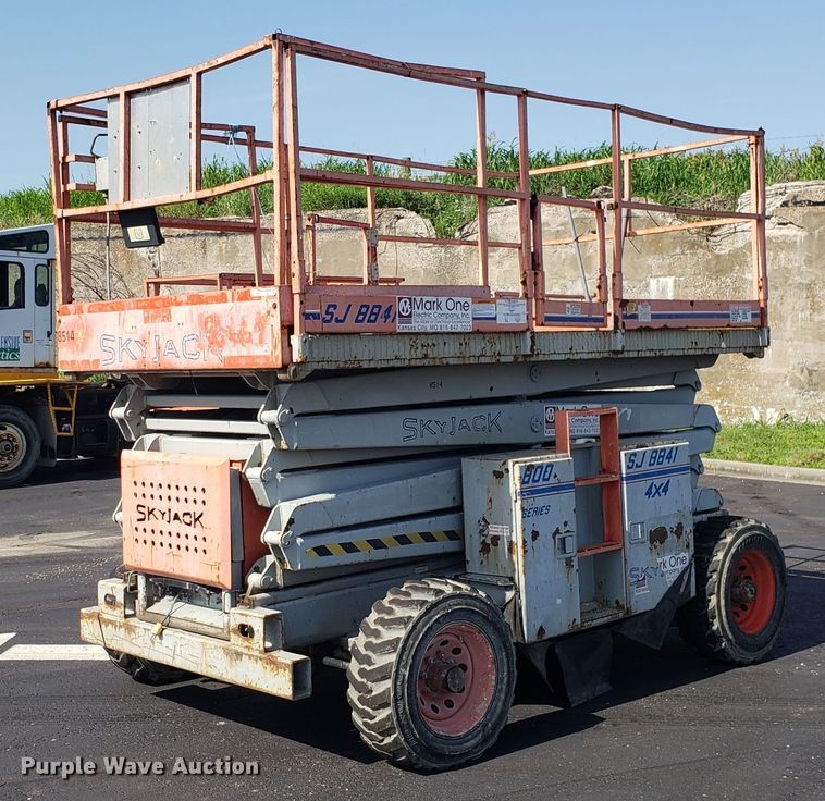 image for item EU9891 Skyjack SJBB41 scissor lift