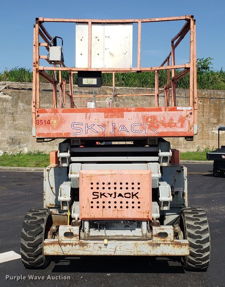 image for item EU9891 Skyjack SJBB41 scissor lift