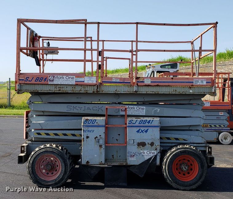 image for item EU9891 Skyjack SJBB41 scissor lift