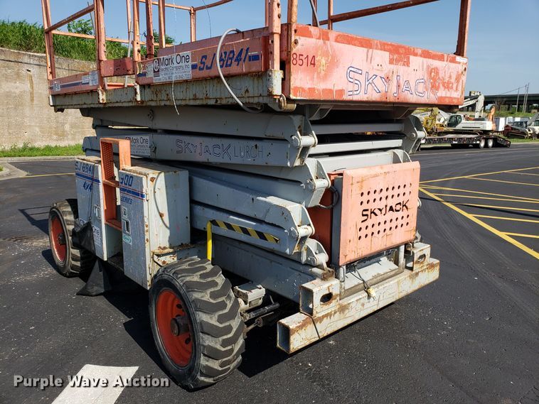 image for item EU9891 Skyjack SJBB41 scissor lift