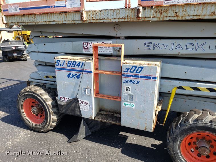 image for item EU9891 Skyjack SJBB41 scissor lift