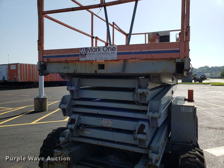 image for item EU9891 Skyjack SJBB41 scissor lift