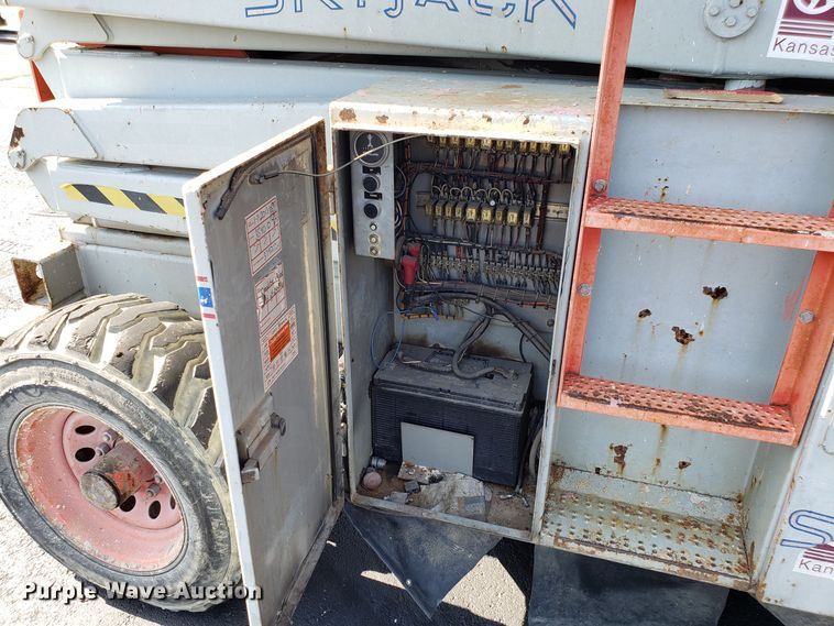 image for item EU9891 Skyjack SJBB41 scissor lift