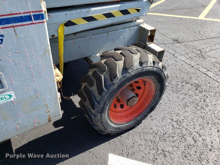 image for item EU9891 Skyjack SJBB41 scissor lift