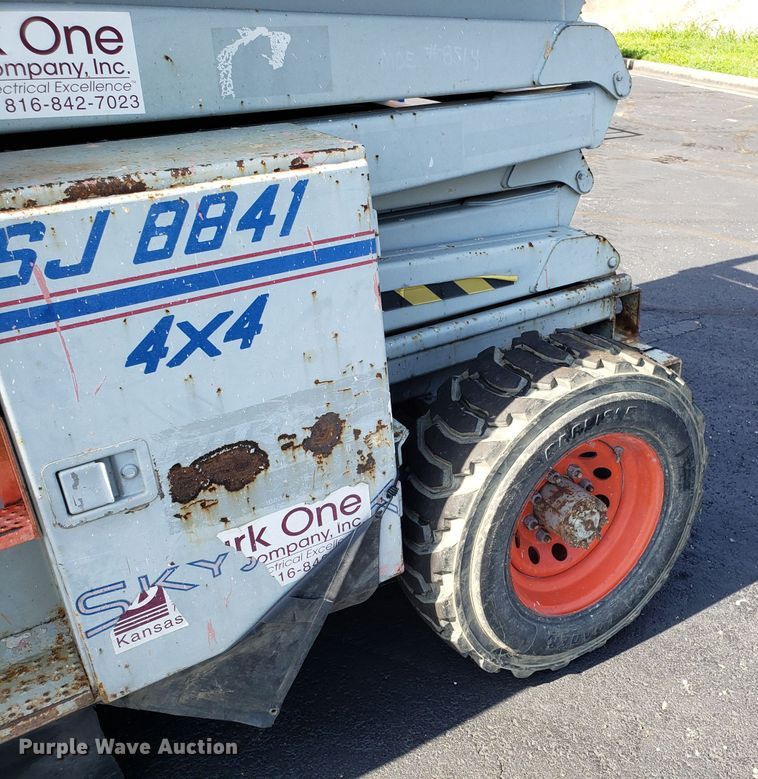 image for item EU9891 Skyjack SJBB41 scissor lift