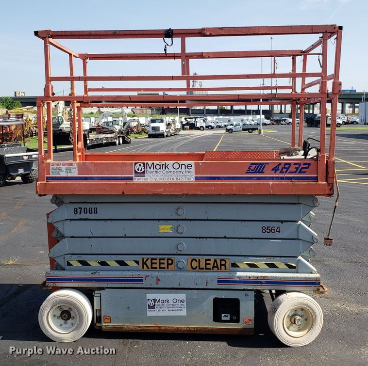 image for item EU9892 Skyjack SJIII 4832 scissor lift